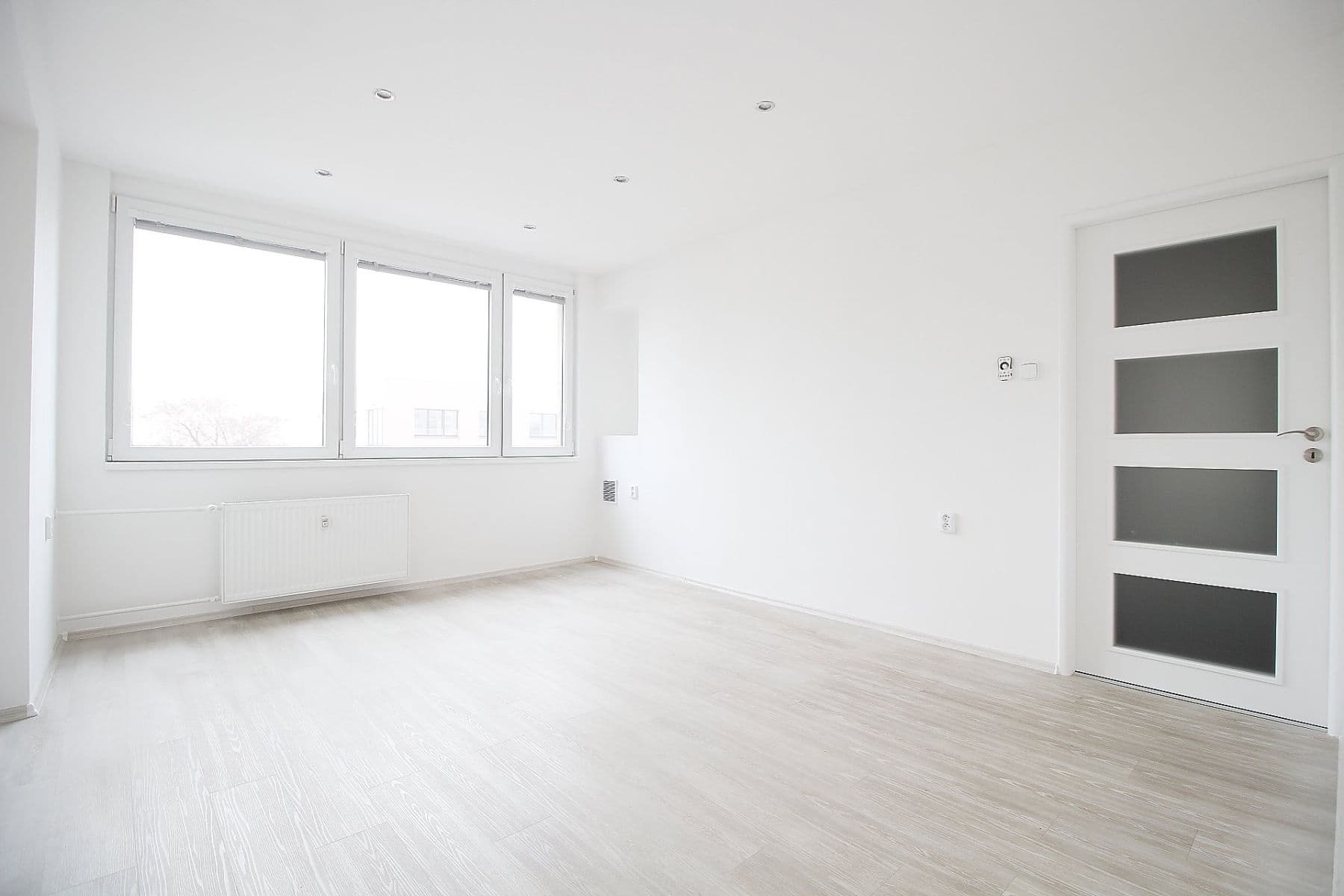 Prenájom bytu 3-izbový 43 m², K Červenému vrchu, Praha, Praha Prenájom bytu 3-izbový 43 m², K Červenému vrchu, Praha, Praha