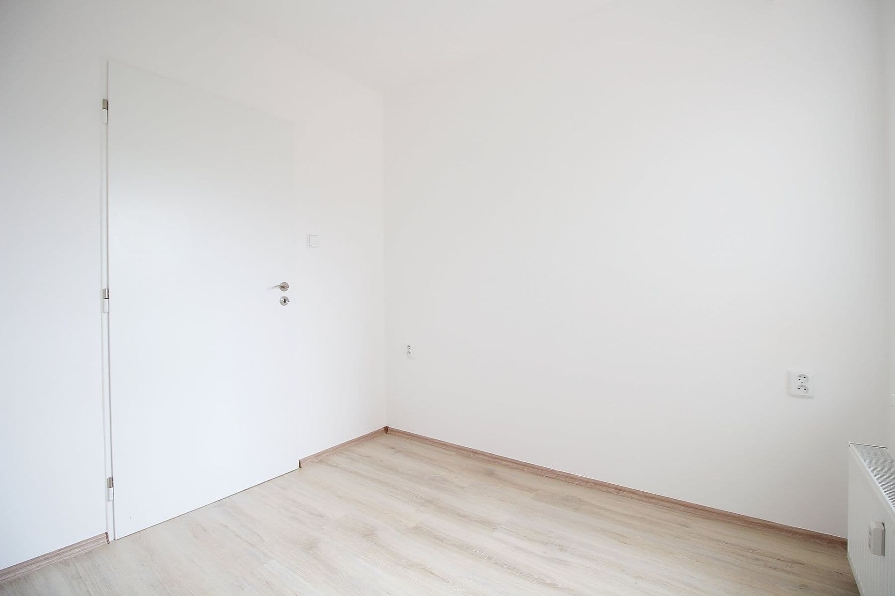 Prenájom bytu 3-izbový 43 m², K Červenému vrchu, Praha, Praha Prenájom bytu 3-izbový 43 m², K Červenému vrchu, Praha, Praha