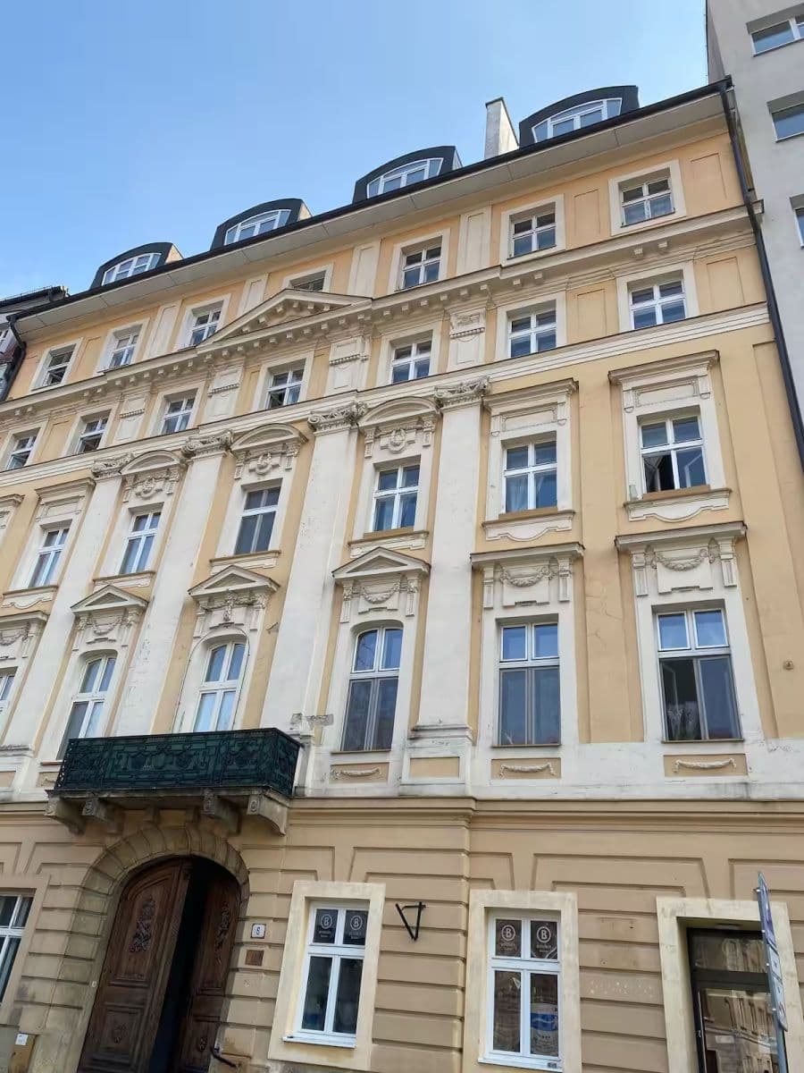 Prenájom bytu 2-izbový 67 m², Hviezdoslavovo námestie, Bratislava - mestská časť Staré Mesto, Bratislavský kraj Prenájom bytu 2-izbový 67 m², Hviezdoslavovo námestie, Bratislava - mestská časť Staré Mesto, Bratislavský kraj