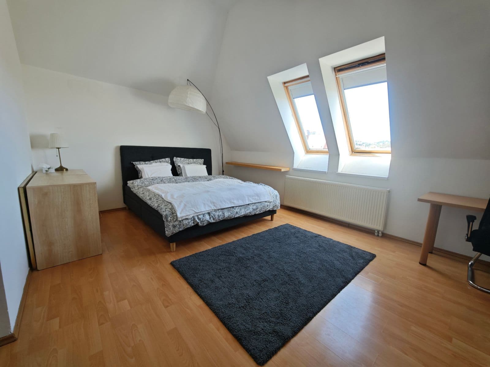 Prenájom bytu 2-izbový 67 m², Hviezdoslavovo námestie, Bratislava - mestská časť Staré Mesto, Bratislavský kraj Prenájom bytu 2-izbový 67 m², Hviezdoslavovo námestie, Bratislava - mestská časť Staré Mesto, Bratislavský kraj