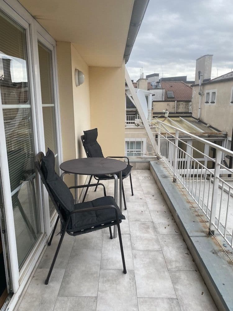 Prenájom bytu 2-izbový 67 m², Hviezdoslavovo námestie, Bratislava - mestská časť Staré Mesto, Bratislavský kraj Prenájom bytu 2-izbový 67 m², Hviezdoslavovo námestie, Bratislava - mestská časť Staré Mesto, Bratislavský kraj