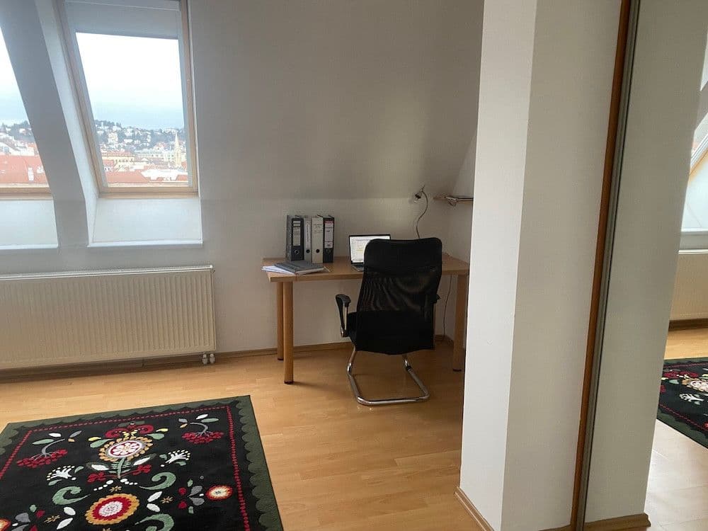 Prenájom bytu 2-izbový 67 m², Hviezdoslavovo námestie, Bratislava - mestská časť Staré Mesto, Bratislavský kraj Prenájom bytu 2-izbový 67 m², Hviezdoslavovo námestie, Bratislava - mestská časť Staré Mesto, Bratislavský kraj