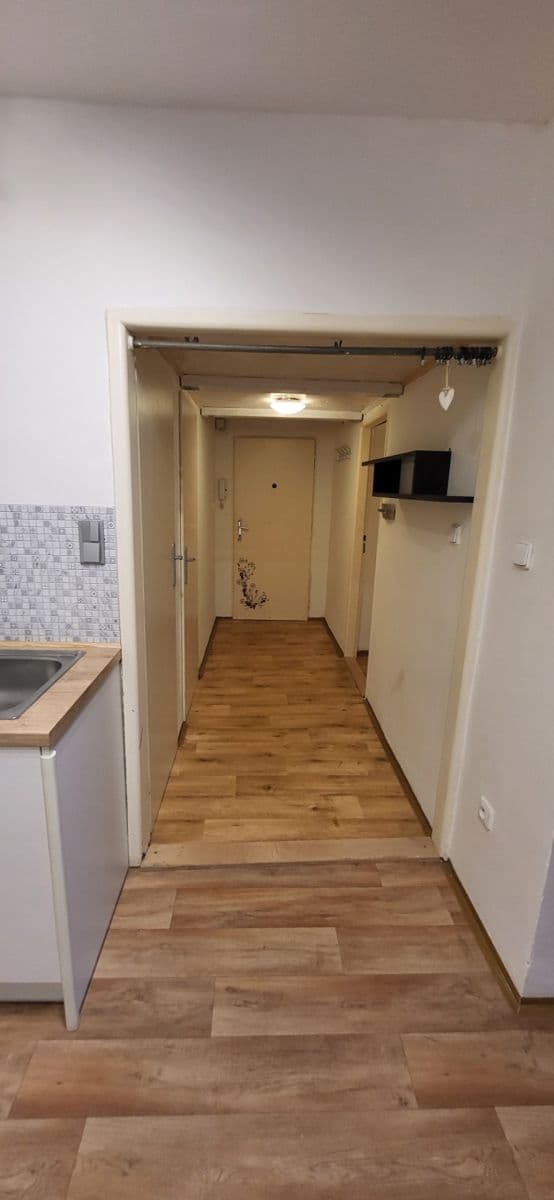 Prenájom bytu 3-izbový 72 m², Hartigova, Praha, Praha Prenájom bytu 3-izbový 72 m², Hartigova, Praha, Praha