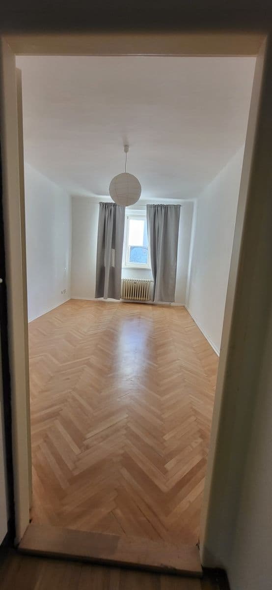 Prenájom bytu 3-izbový 72 m², Hartigova, Praha, Praha Prenájom bytu 3-izbový 72 m², Hartigova, Praha, Praha