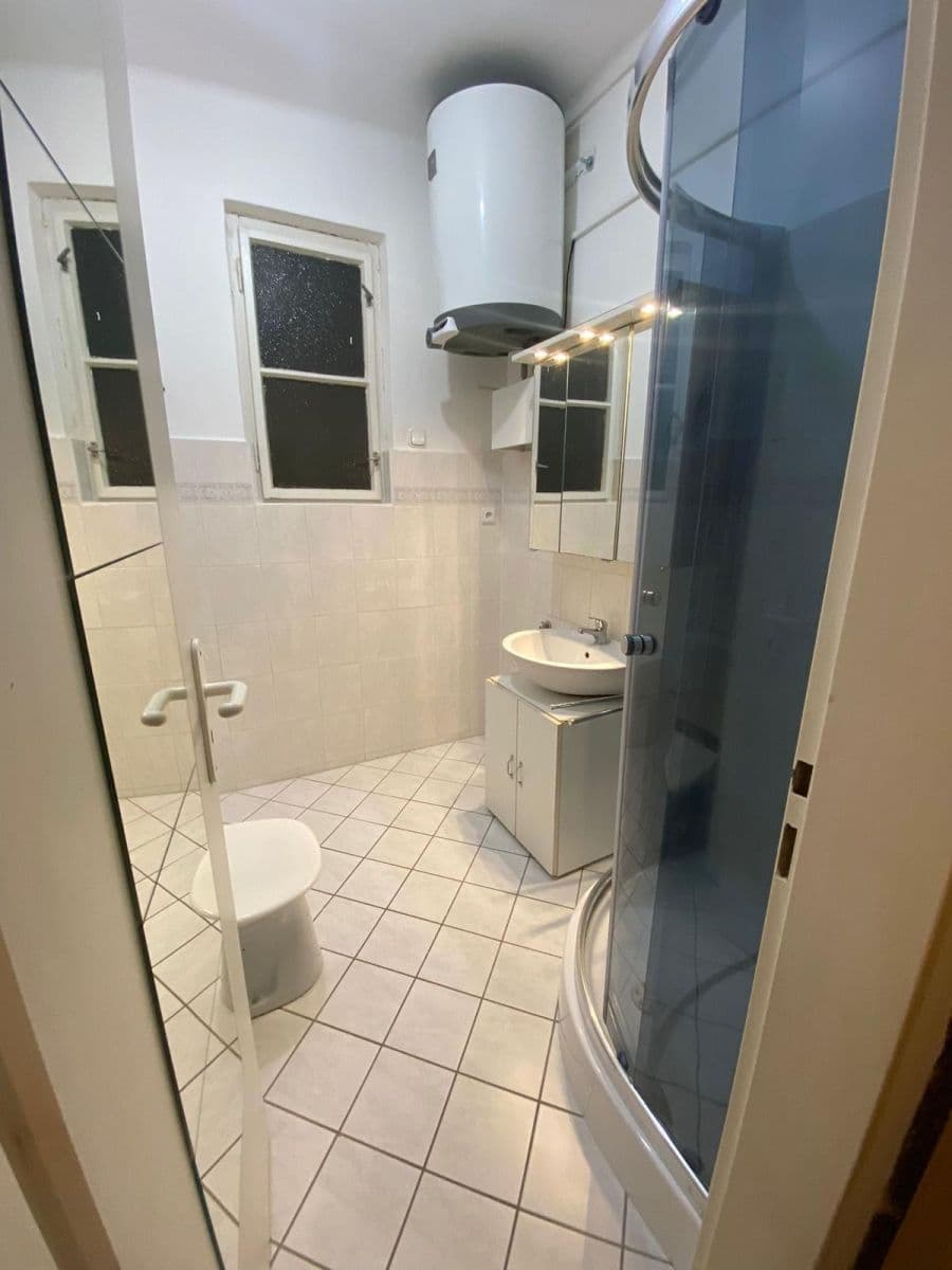 Predaj bytu 2-izbový 70 m², Nákladní, Karlovy Vary, Karlovarský kraj Predaj bytu 2-izbový 70 m², Nákladní, Karlovy Vary, Karlovarský kraj