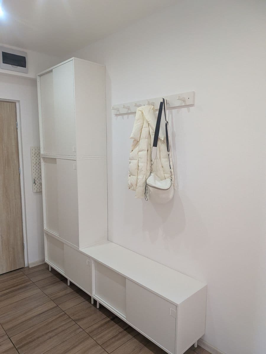 Prenájom bytu 3-izbový 55 m², Výškovická, Ostrava, Moravskoslezský kraj Prenájom bytu 3-izbový 55 m², Výškovická, Ostrava, Moravskoslezský kraj