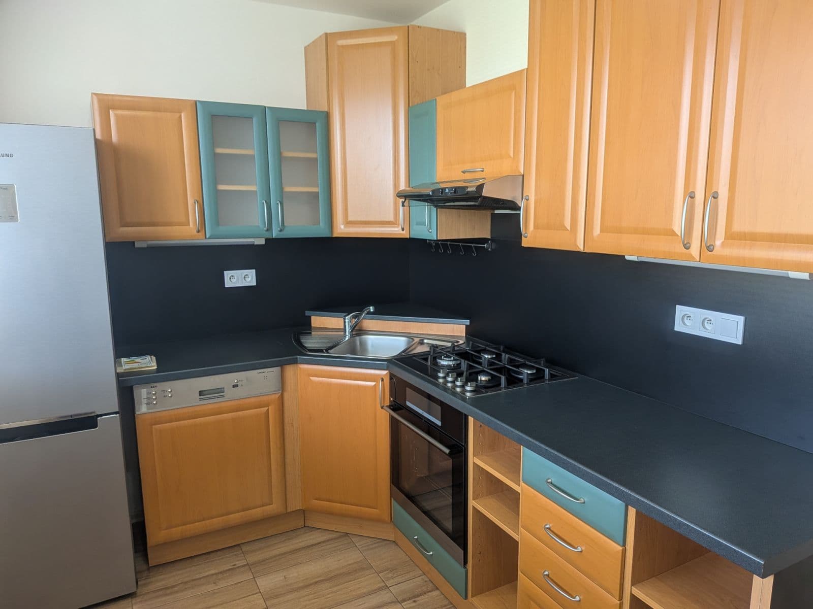 Prenájom bytu 3-izbový 55 m², Výškovická, Ostrava, Moravskoslezský kraj Prenájom bytu 3-izbový 55 m², Výškovická, Ostrava, Moravskoslezský kraj