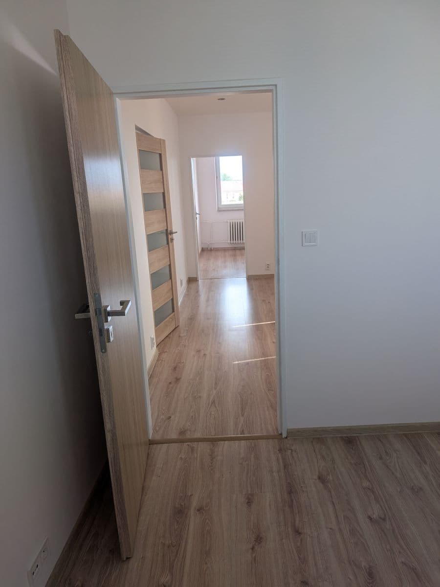 Prenájom bytu 3-izbový 55 m², Výškovická, Ostrava, Moravskoslezský kraj Prenájom bytu 3-izbový 55 m², Výškovická, Ostrava, Moravskoslezský kraj