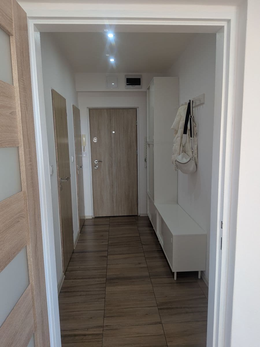 Prenájom bytu 3-izbový 55 m², Výškovická, Ostrava, Moravskoslezský kraj Prenájom bytu 3-izbový 55 m², Výškovická, Ostrava, Moravskoslezský kraj