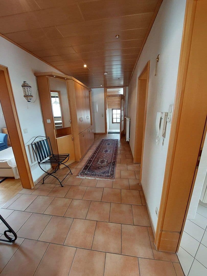 Prenájom bytu 3-izbový 100 m², Hainburg, Hesensko Prenájom bytu 3-izbový 100 m², Hainburg, Hesensko