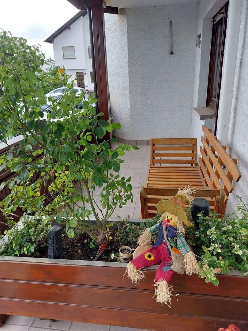 Prenájom bytu 3-izbový 100 m², Hainburg, Hesensko Prenájom bytu 3-izbový 100 m², Hainburg, Hesensko