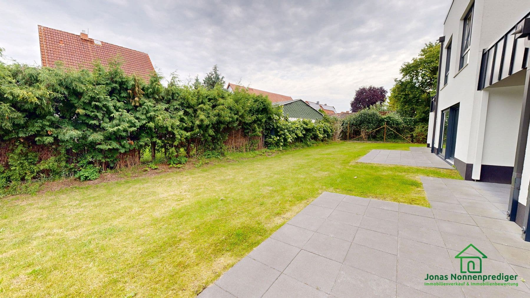 Predaj domu 144 m², pozemek 337 m², Kühls Acker 18, Schwerin, Meklenbursko-Predpomoransko Predaj domu 144 m², pozemek 337 m², Kühls Acker 18, Schwerin, Meklenbursko-Predpomoransko