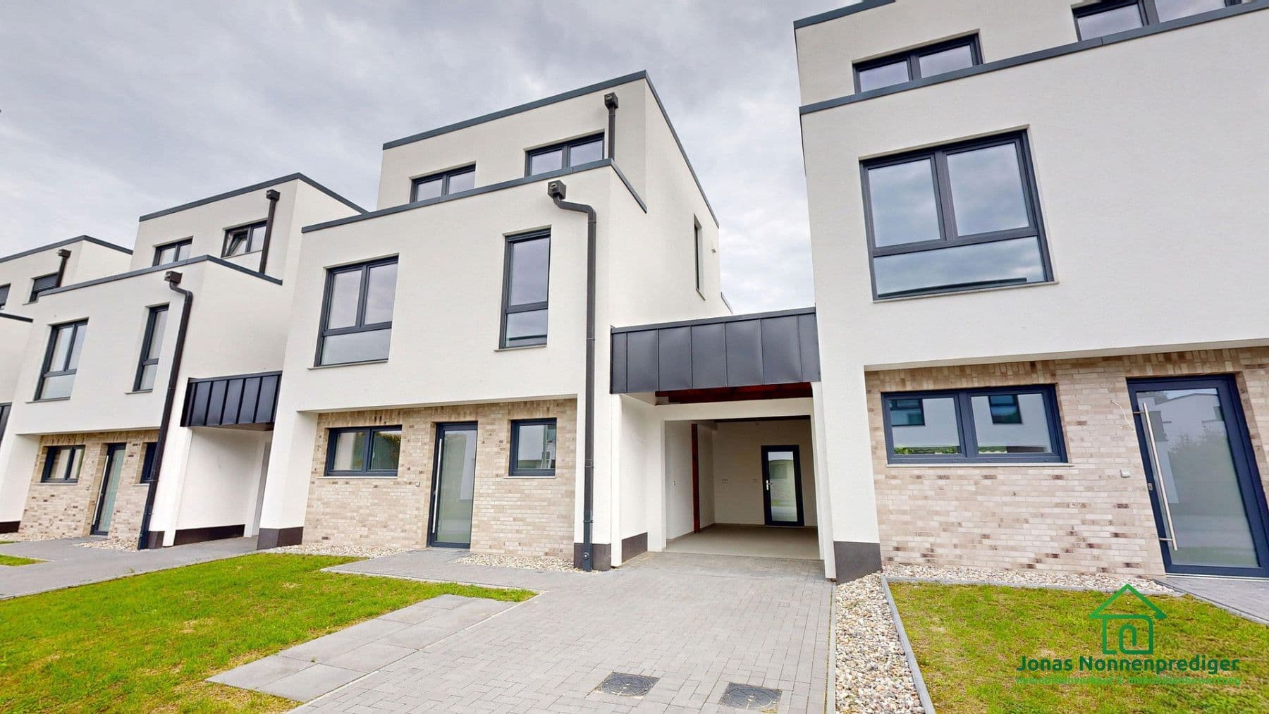 Predaj domu 144 m², pozemek 337 m², Kühls Acker 18, Schwerin, Meklenbursko-Predpomoransko Predaj domu 144 m², pozemek 337 m², Kühls Acker 18, Schwerin, Meklenbursko-Predpomoransko