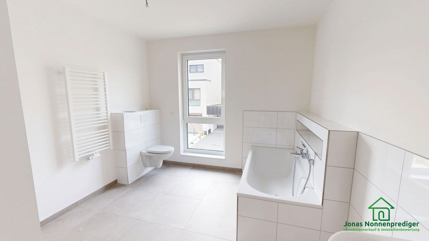 Predaj domu 144 m², pozemek 337 m², Kühls Acker 18, Schwerin, Meklenbursko-Predpomoransko Predaj domu 144 m², pozemek 337 m², Kühls Acker 18, Schwerin, Meklenbursko-Predpomoransko