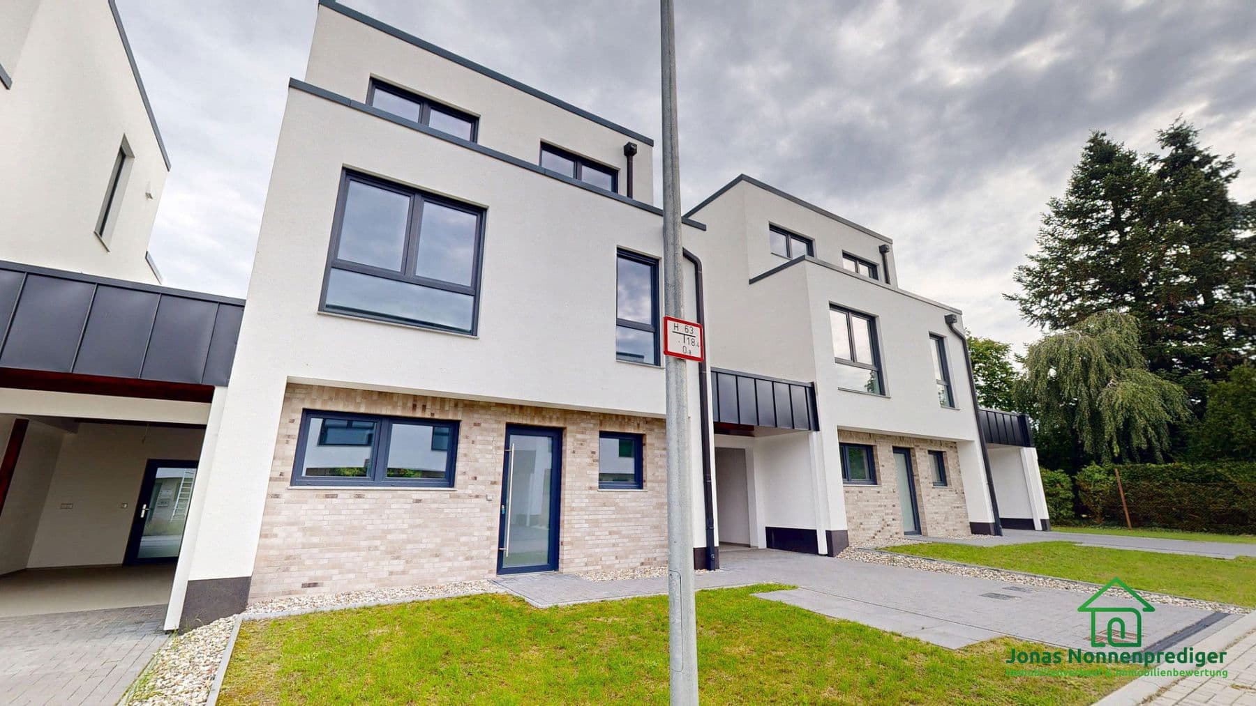 Predaj domu 144 m², pozemek 337 m², Kühls Acker 18, Schwerin, Meklenbursko-Predpomoransko Predaj domu 144 m², pozemek 337 m², Kühls Acker 18, Schwerin, Meklenbursko-Predpomoransko