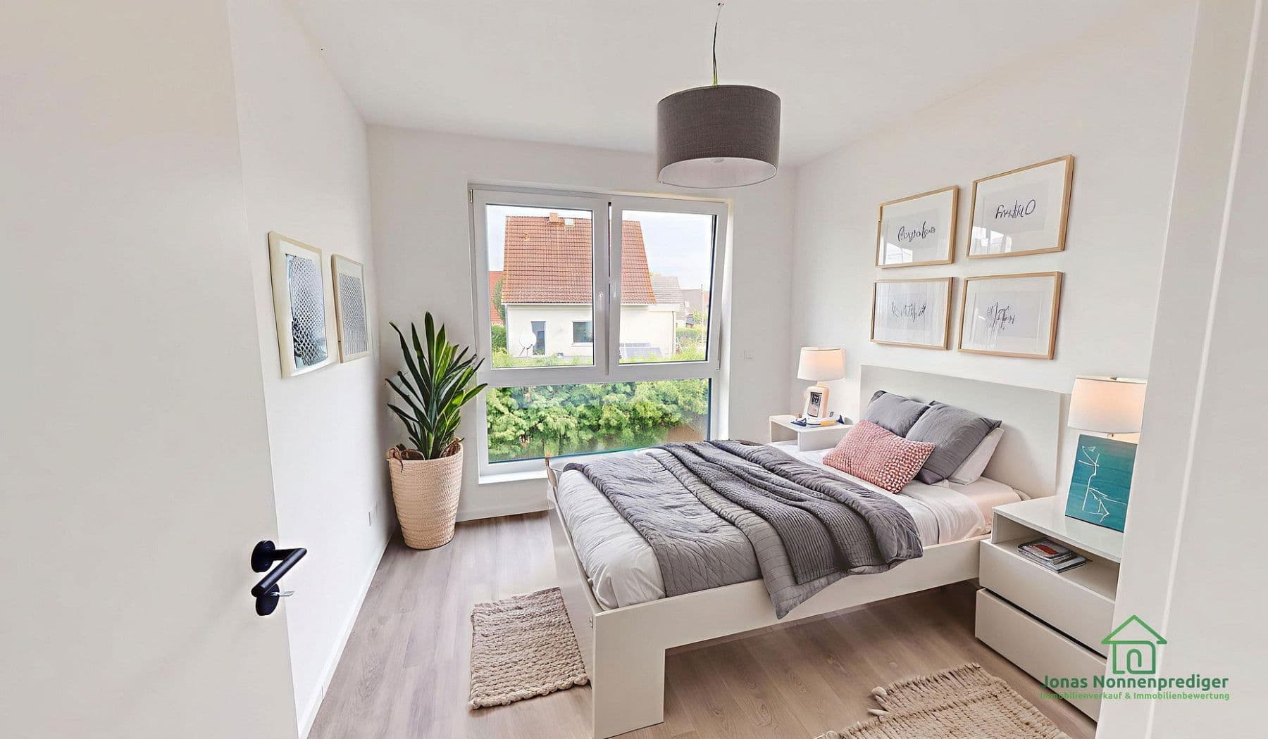 Predaj domu 144 m², pozemek 337 m², Kühls Acker 18, Schwerin, Meklenbursko-Predpomoransko Predaj domu 144 m², pozemek 337 m², Kühls Acker 18, Schwerin, Meklenbursko-Predpomoransko