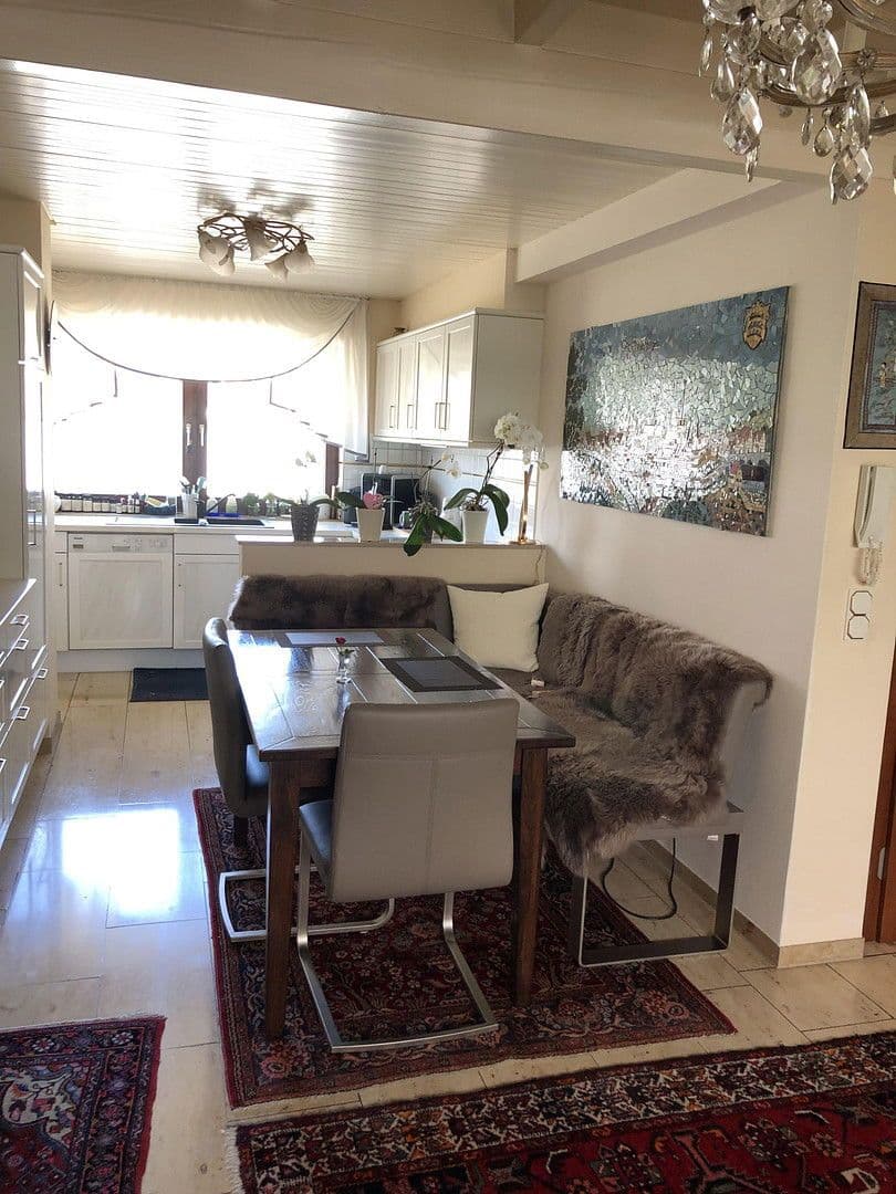 Predaj bytu 5-izbový 160 m², Rottenburg am Neckar, Bádensko-Wurttembersko Predaj bytu 5-izbový 160 m², Rottenburg am Neckar, Bádensko-Wurttembersko