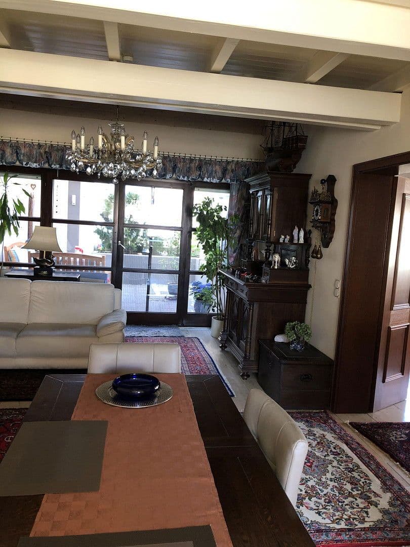 Predaj bytu 5-izbový 160 m², Rottenburg am Neckar, Bádensko-Wurttembersko Predaj bytu 5-izbový 160 m², Rottenburg am Neckar, Bádensko-Wurttembersko