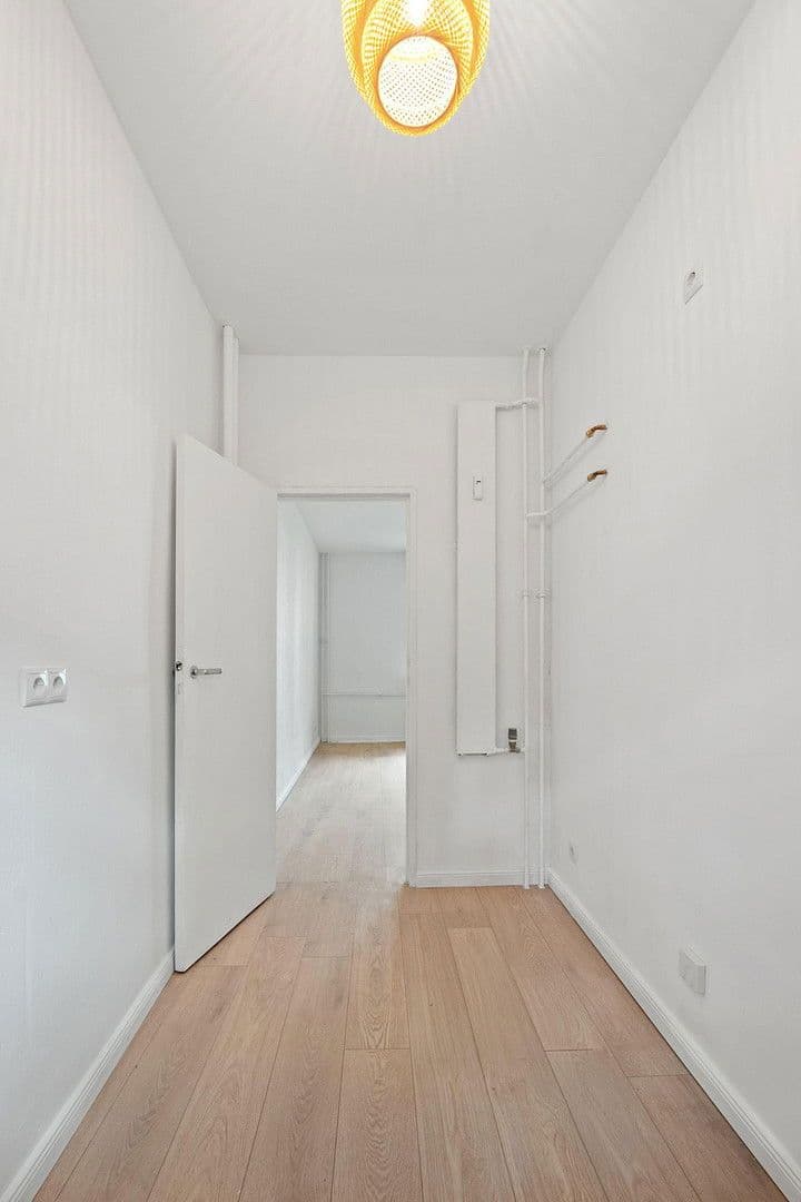 Predaj bytu 1-izbový 34 m², Berlin, Berlín Predaj bytu 1-izbový 34 m², Berlin, Berlín