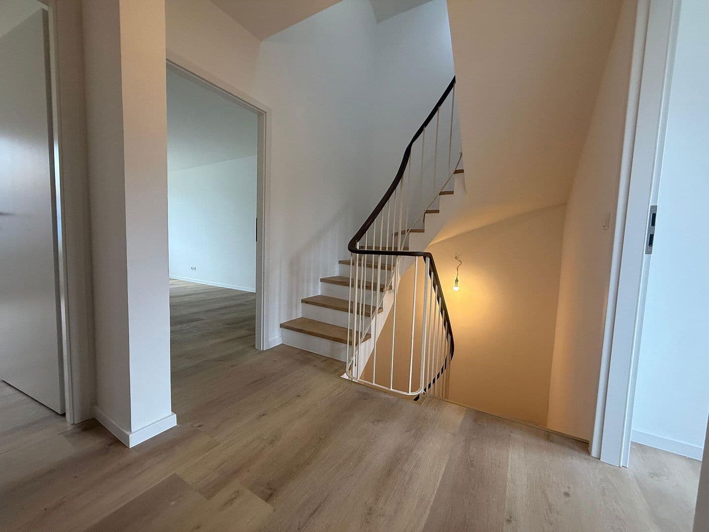 Predaj domu 140 m², pozemek 157 m², Am Steinbecker Feld, Buchholz in der Nordheide, Dolné Sasko Predaj domu 140 m², pozemek 157 m², Am Steinbecker Feld, Buchholz in der Nordheide, Dolné Sasko