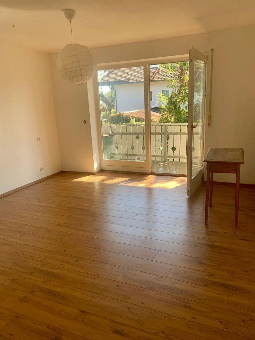 Predaj domu 260 m², pozemek 580 m², Eiselfing, Bavorsko Predaj domu 260 m², pozemek 580 m², Eiselfing, Bavorsko