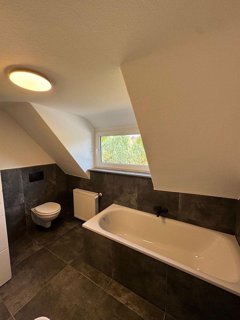 Predaj domu 117 m², pozemek 433 m², Am Kirschbaum 51, Moenchengladbach, Severné Porýnie - Westfálsko Predaj domu 117 m², pozemek 433 m², Am Kirschbaum 51, Moenchengladbach, Severné Porýnie - Westfálsko