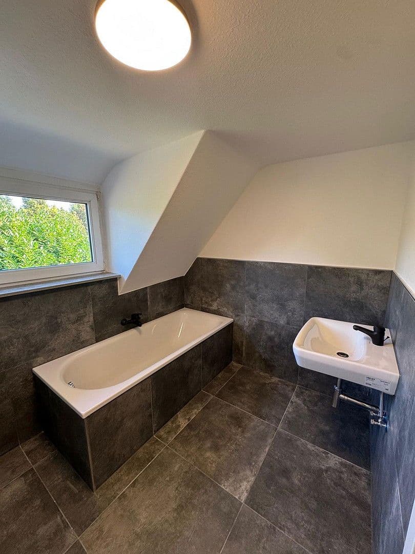 Predaj domu 117 m², pozemek 433 m², Am Kirschbaum 51, Moenchengladbach, Severné Porýnie - Westfálsko Predaj domu 117 m², pozemek 433 m², Am Kirschbaum 51, Moenchengladbach, Severné Porýnie - Westfálsko