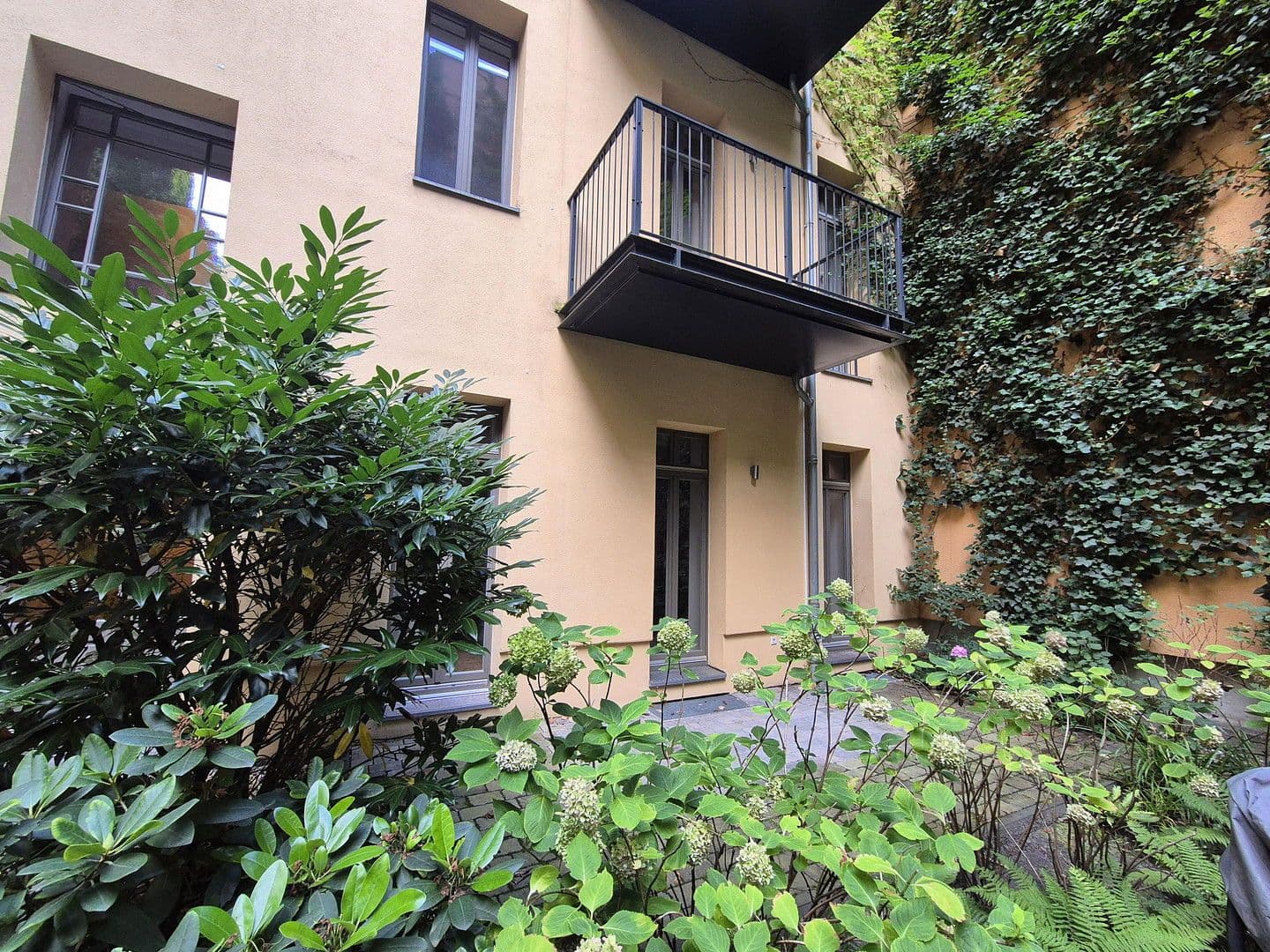 Predaj bytu 3-izbový 81 m², Berlin, Berlín Predaj bytu 3-izbový 81 m², Berlin, Berlín