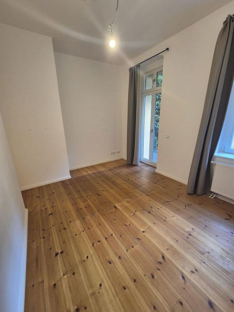 Predaj bytu 3-izbový 81 m², Berlin, Berlín Predaj bytu 3-izbový 81 m², Berlin, Berlín