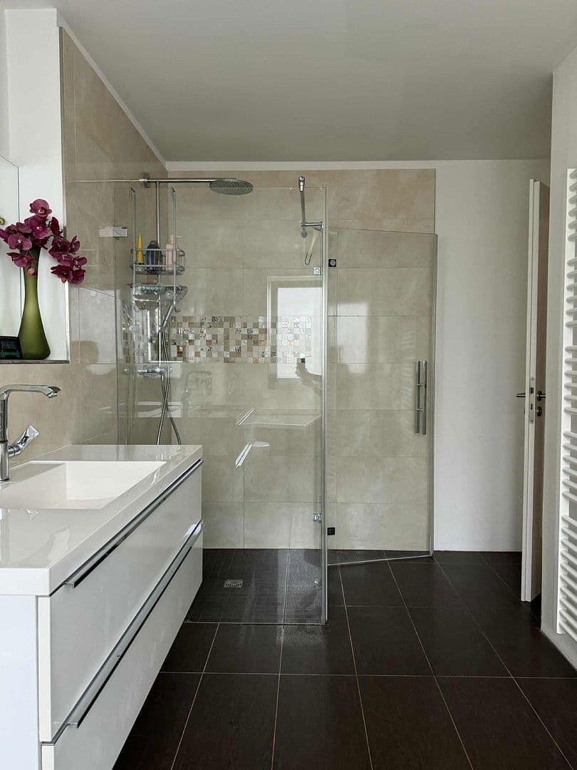 Predaj domu 130 m², pozemek 168 m², Neuss, Severné Porýnie - Westfálsko Predaj domu 130 m², pozemek 168 m², Neuss, Severné Porýnie - Westfálsko