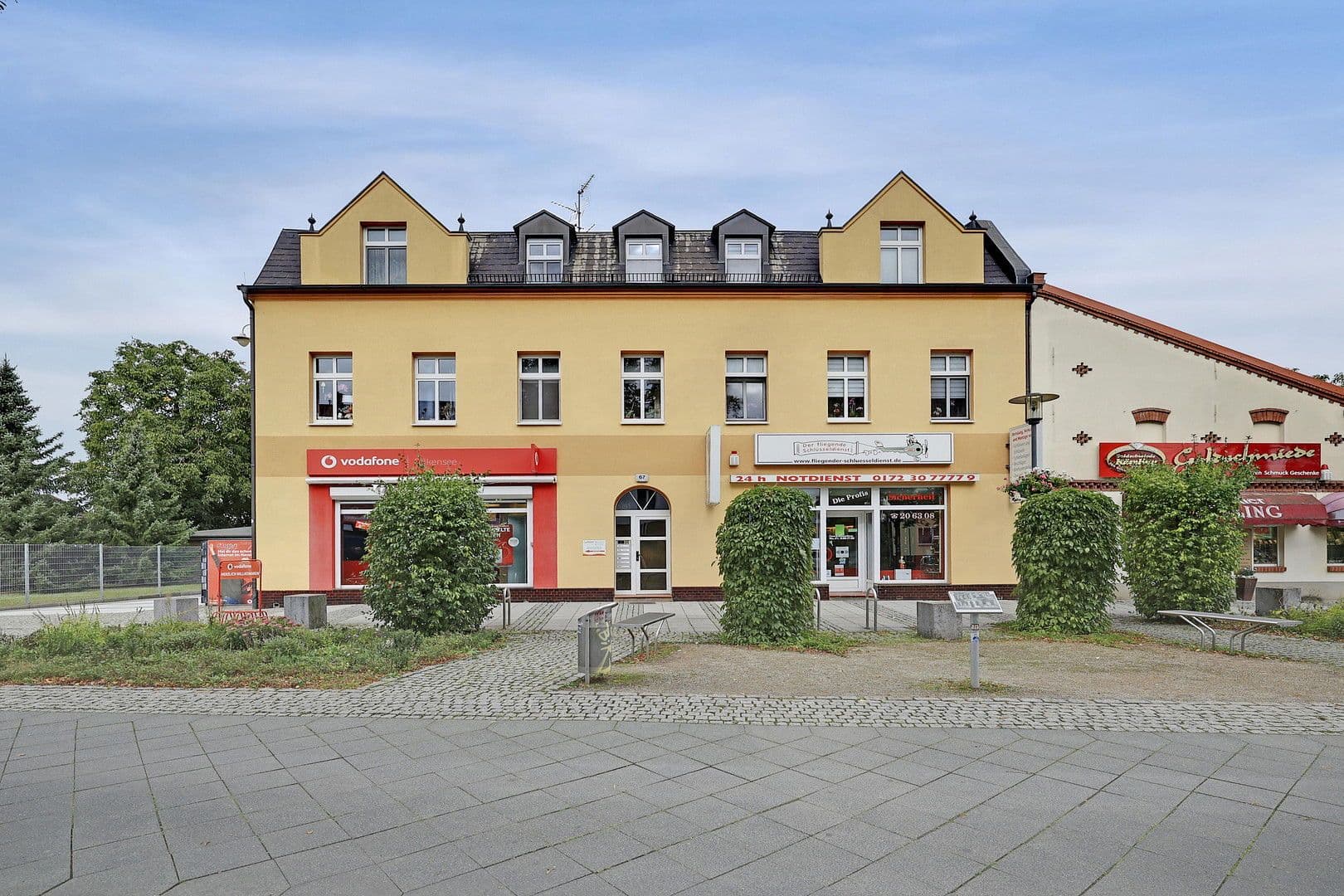 Predaj domu 524 m², pozemek 730 m², Bahnhofstr. 67, Falkensee, Brandenbursko Predaj domu 524 m², pozemek 730 m², Bahnhofstr. 67, Falkensee, Brandenbursko