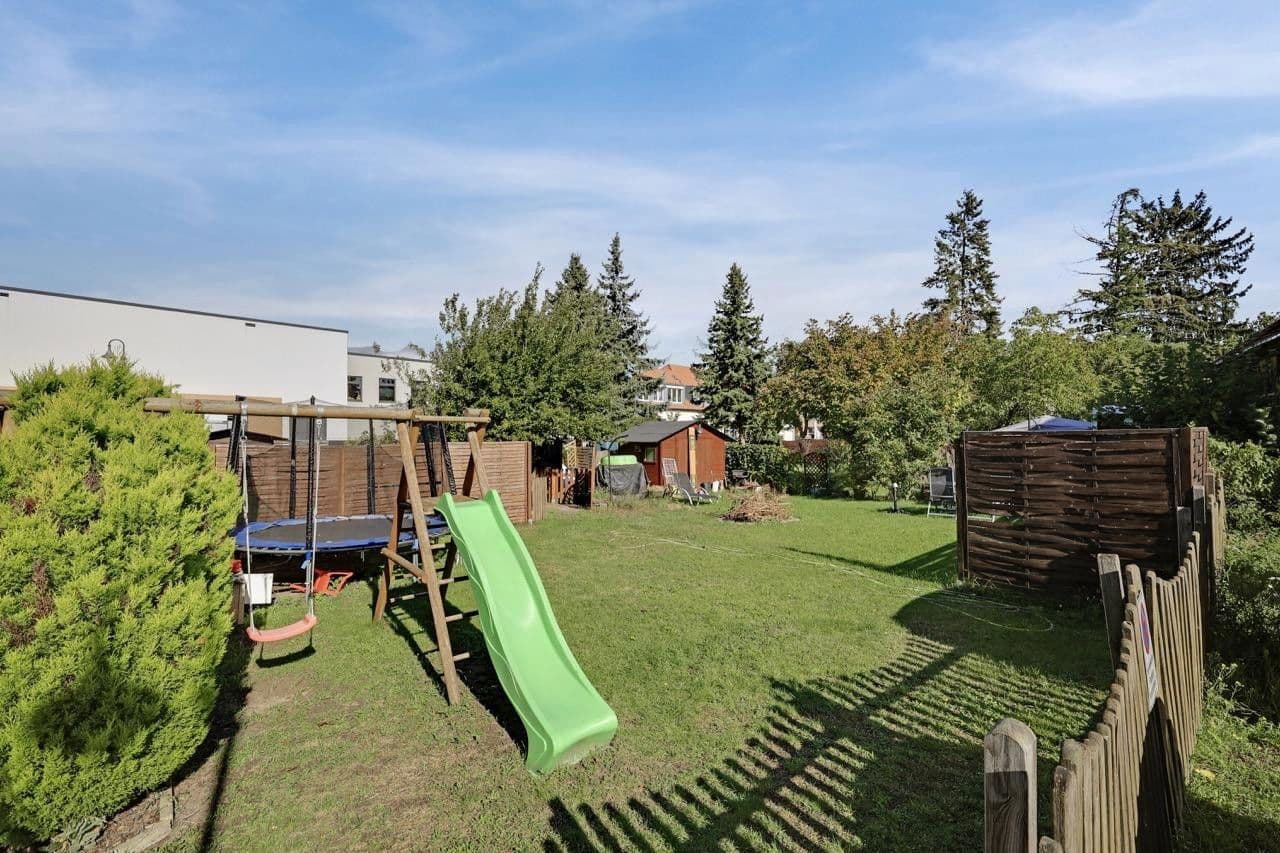 Predaj domu 524 m², pozemek 730 m², Bahnhofstr. 67, Falkensee, Brandenbursko Predaj domu 524 m², pozemek 730 m², Bahnhofstr. 67, Falkensee, Brandenbursko