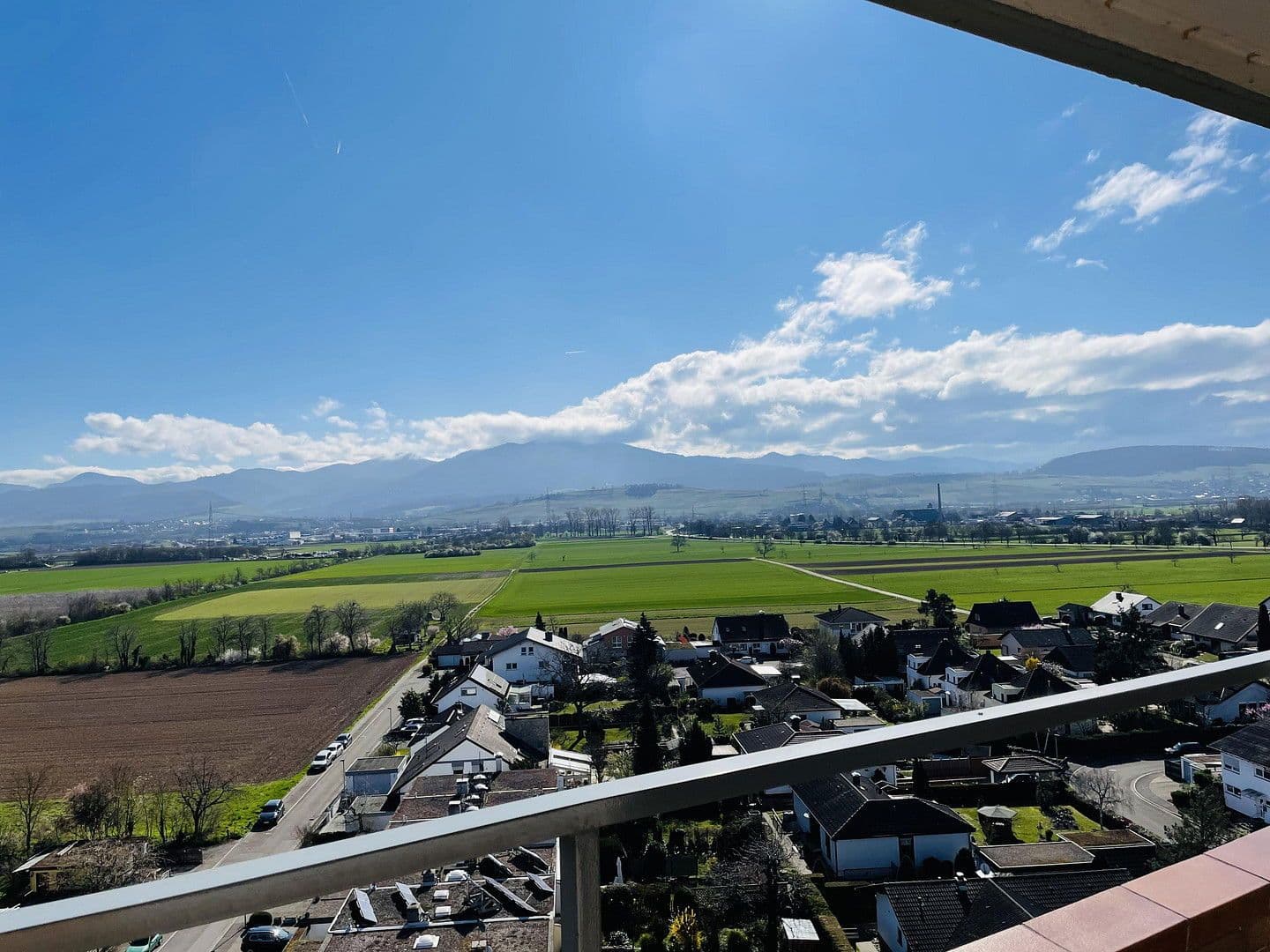 Predaj bytu 3-izbový 87 m², Neuenburg am Rhein, Bádensko-Wurttembersko Predaj bytu 3-izbový 87 m², Neuenburg am Rhein, Bádensko-Wurttembersko