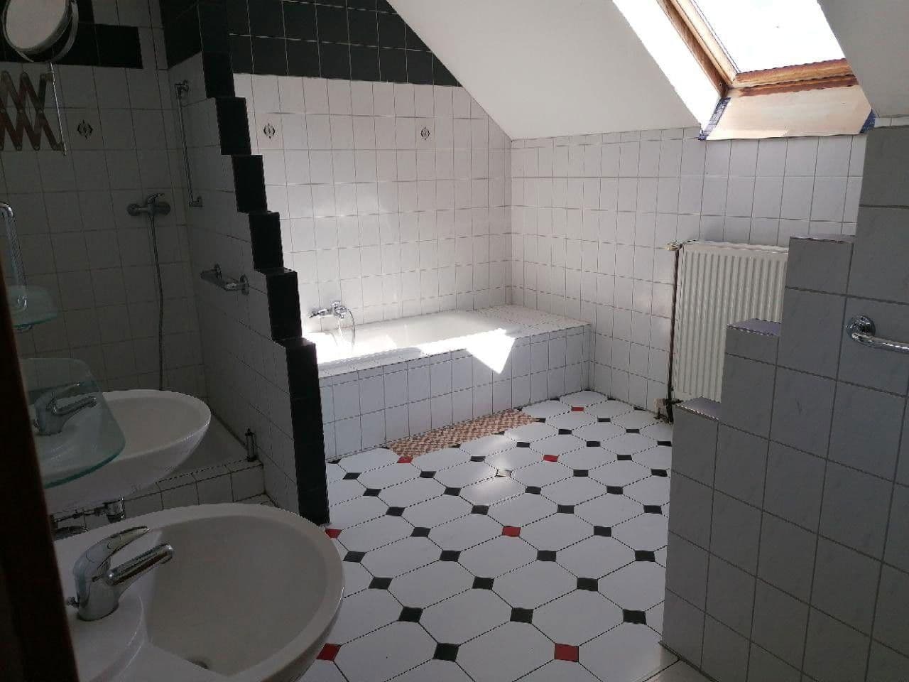 Predaj domu 540 m², pozemek 1.706 m², Lemgow, Dolné Sasko Predaj domu 540 m², pozemek 1.706 m², Lemgow, Dolné Sasko