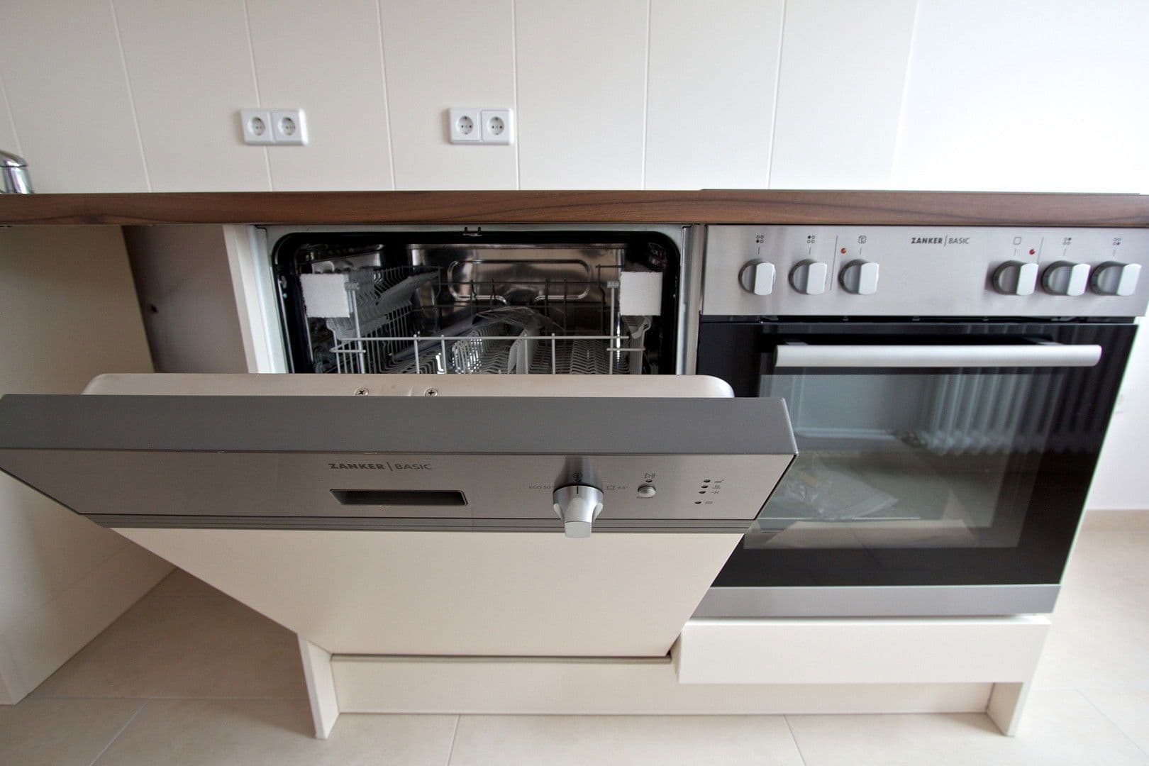 Prenájom bytu 1-izbový 46 m², Havelberger Str. 1, Berlin, Berlín Prenájom bytu 1-izbový 46 m², Havelberger Str. 1, Berlin, Berlín