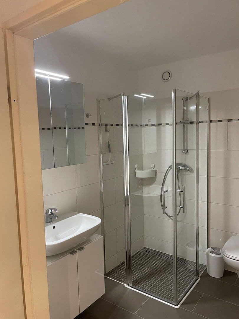 Prenájom bytu 1-izbový 46 m², Havelberger Str. 1, Berlin, Berlín Prenájom bytu 1-izbový 46 m², Havelberger Str. 1, Berlin, Berlín