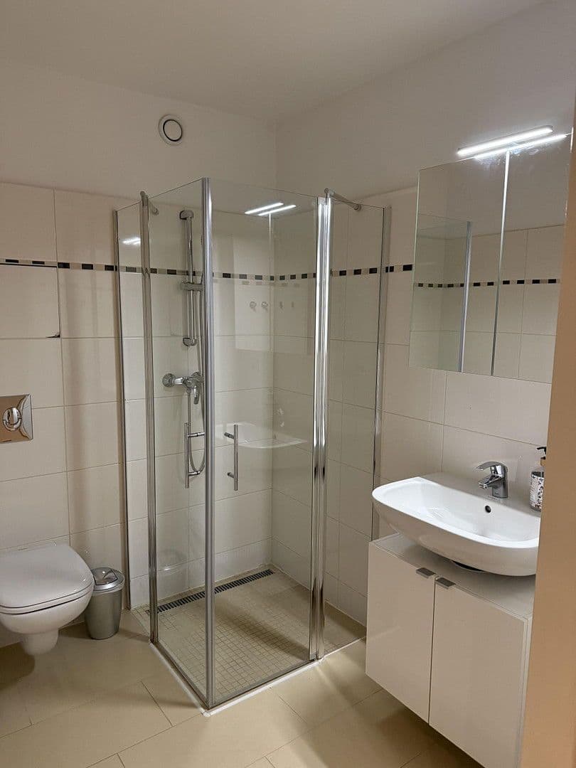 Prenájom bytu 1-izbový 46 m², Havelberger Str. 1, Berlin, Berlín Prenájom bytu 1-izbový 46 m², Havelberger Str. 1, Berlin, Berlín