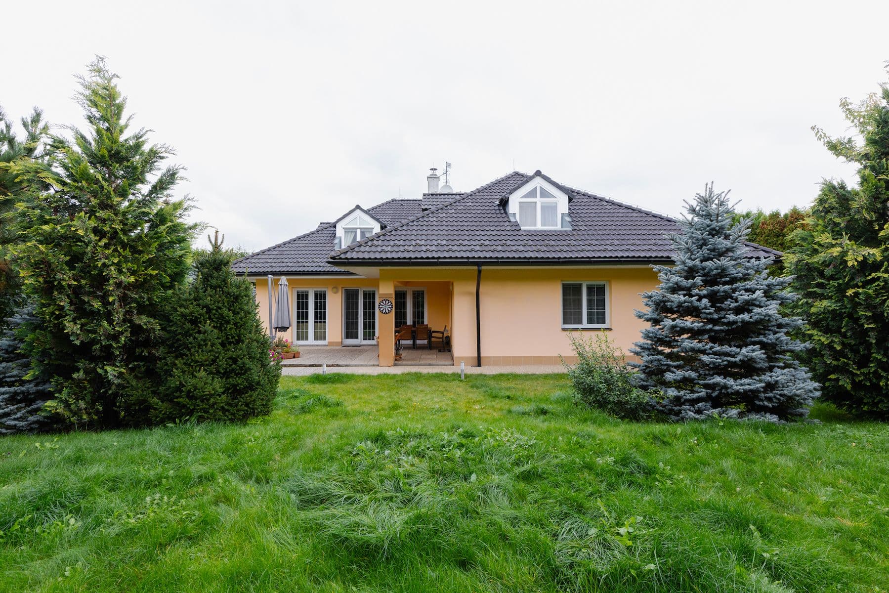 Predaj domu 274 m², pozemek 1.202 m², Karafiátová, Jesenice, Středočeský kraj Predaj domu 274 m², pozemek 1.202 m², Karafiátová, Jesenice, Středočeský kraj