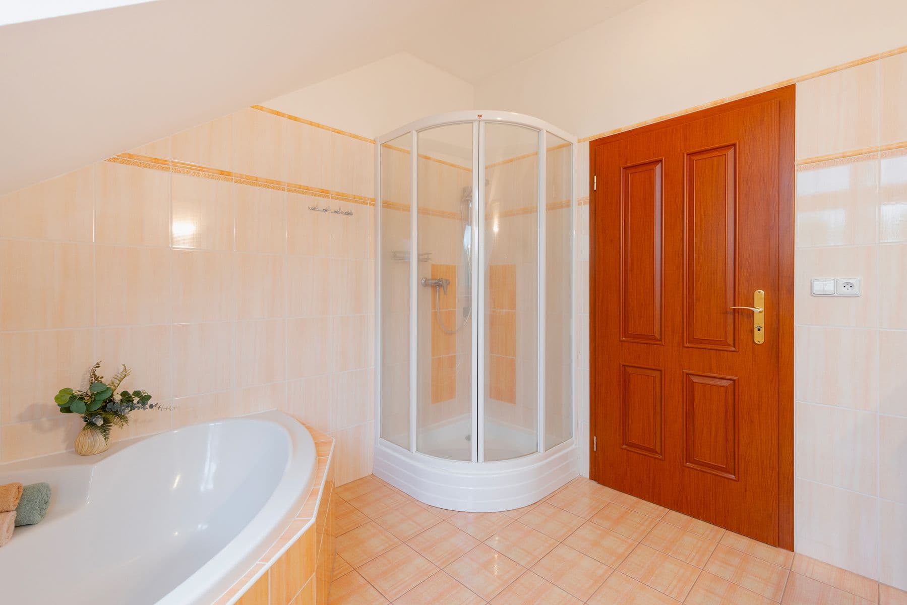 Predaj domu 274 m², pozemek 1.202 m², Karafiátová, Jesenice, Středočeský kraj Predaj domu 274 m², pozemek 1.202 m², Karafiátová, Jesenice, Středočeský kraj