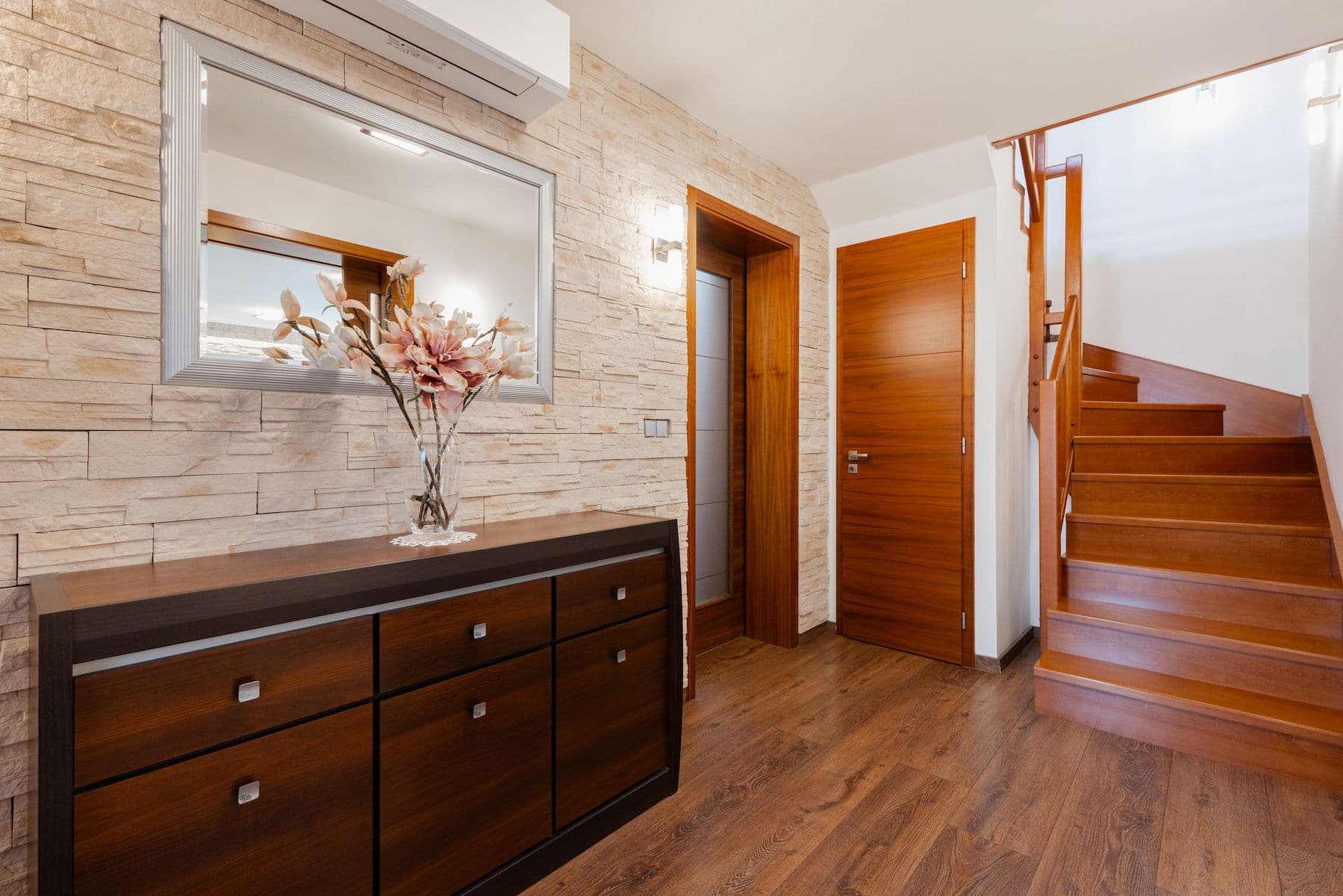 Predaj domu 274 m², pozemek 1.202 m², Karafiátová, Jesenice, Středočeský kraj Predaj domu 274 m², pozemek 1.202 m², Karafiátová, Jesenice, Středočeský kraj