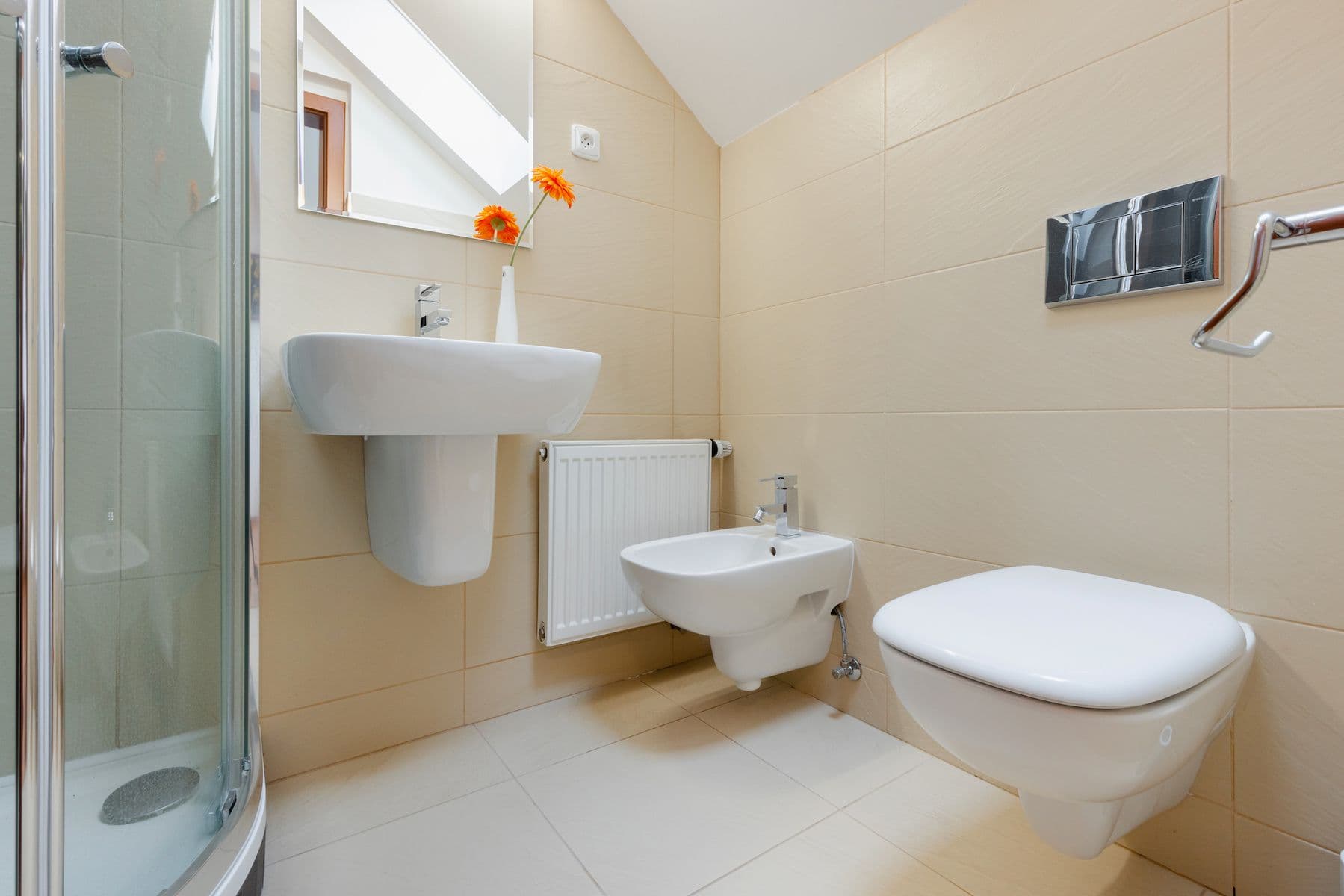 Predaj domu 274 m², pozemek 1.202 m², Karafiátová, Jesenice, Středočeský kraj Predaj domu 274 m², pozemek 1.202 m², Karafiátová, Jesenice, Středočeský kraj