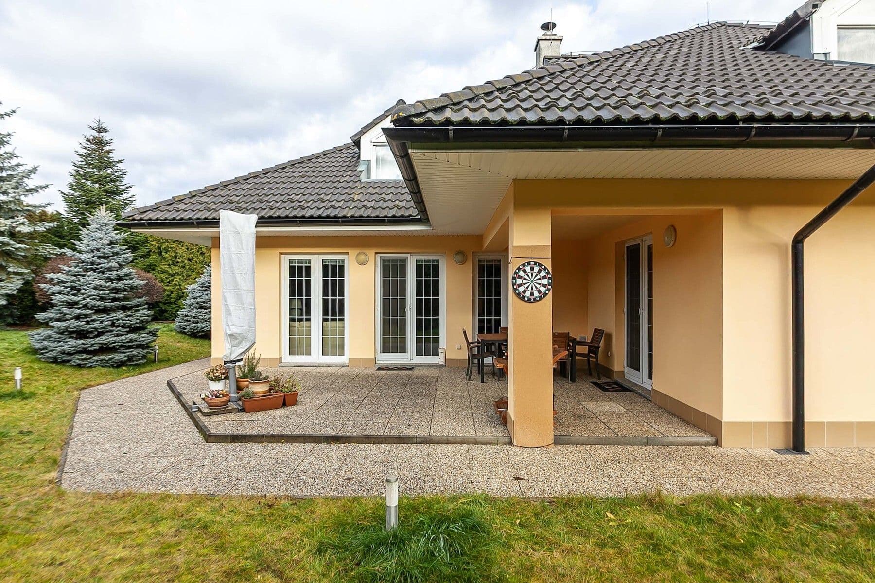 Predaj domu 274 m², pozemek 1.202 m², Karafiátová, Jesenice, Středočeský kraj Predaj domu 274 m², pozemek 1.202 m², Karafiátová, Jesenice, Středočeský kraj