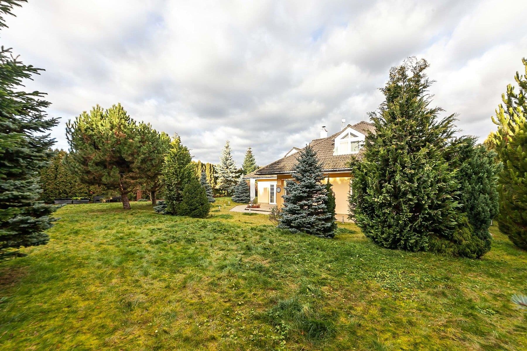 Predaj domu 274 m², pozemek 1.202 m², Karafiátová, Jesenice, Středočeský kraj Predaj domu 274 m², pozemek 1.202 m², Karafiátová, Jesenice, Středočeský kraj