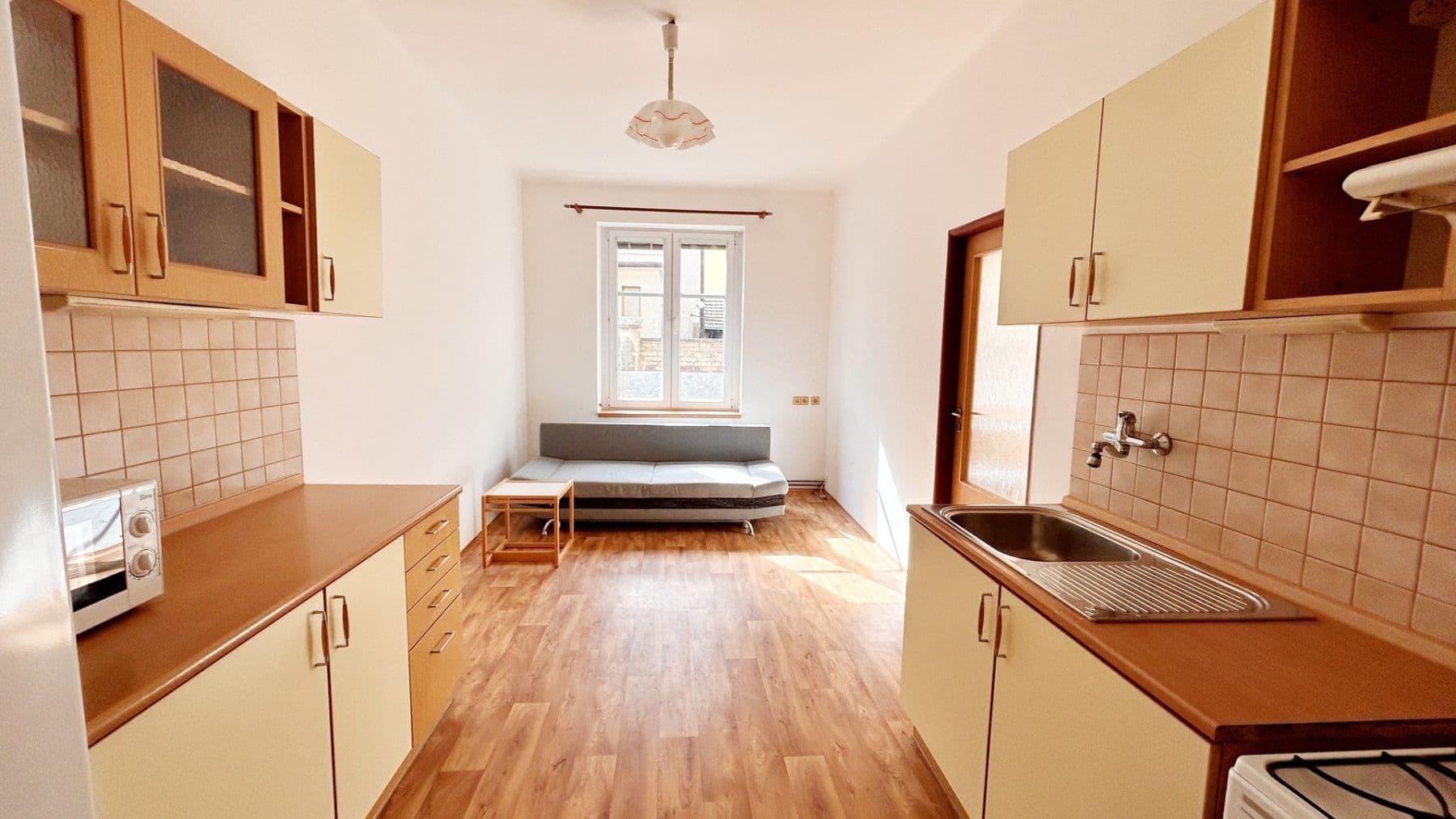 Prenájom bytu 1-izbový 47 m², S. K. Neumanna, Rakovník, Středočeský kraj Prenájom bytu 1-izbový 47 m², S. K. Neumanna, Rakovník, Středočeský kraj