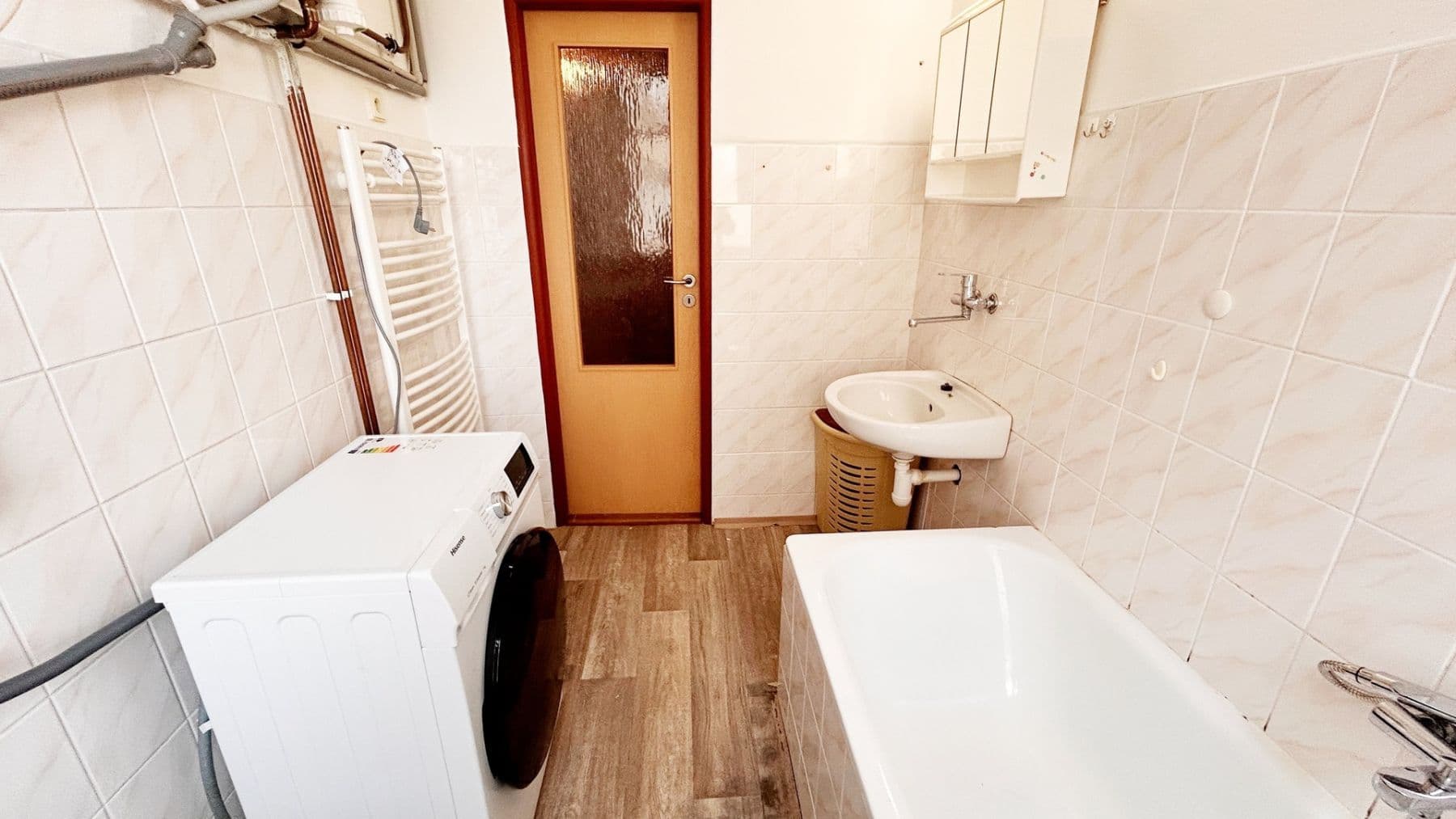 Prenájom bytu 1-izbový 47 m², S. K. Neumanna, Rakovník, Středočeský kraj Prenájom bytu 1-izbový 47 m², S. K. Neumanna, Rakovník, Středočeský kraj