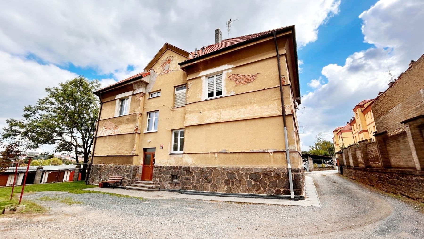 Prenájom bytu 1-izbový 47 m², S. K. Neumanna, Rakovník, Středočeský kraj Prenájom bytu 1-izbový 47 m², S. K. Neumanna, Rakovník, Středočeský kraj
