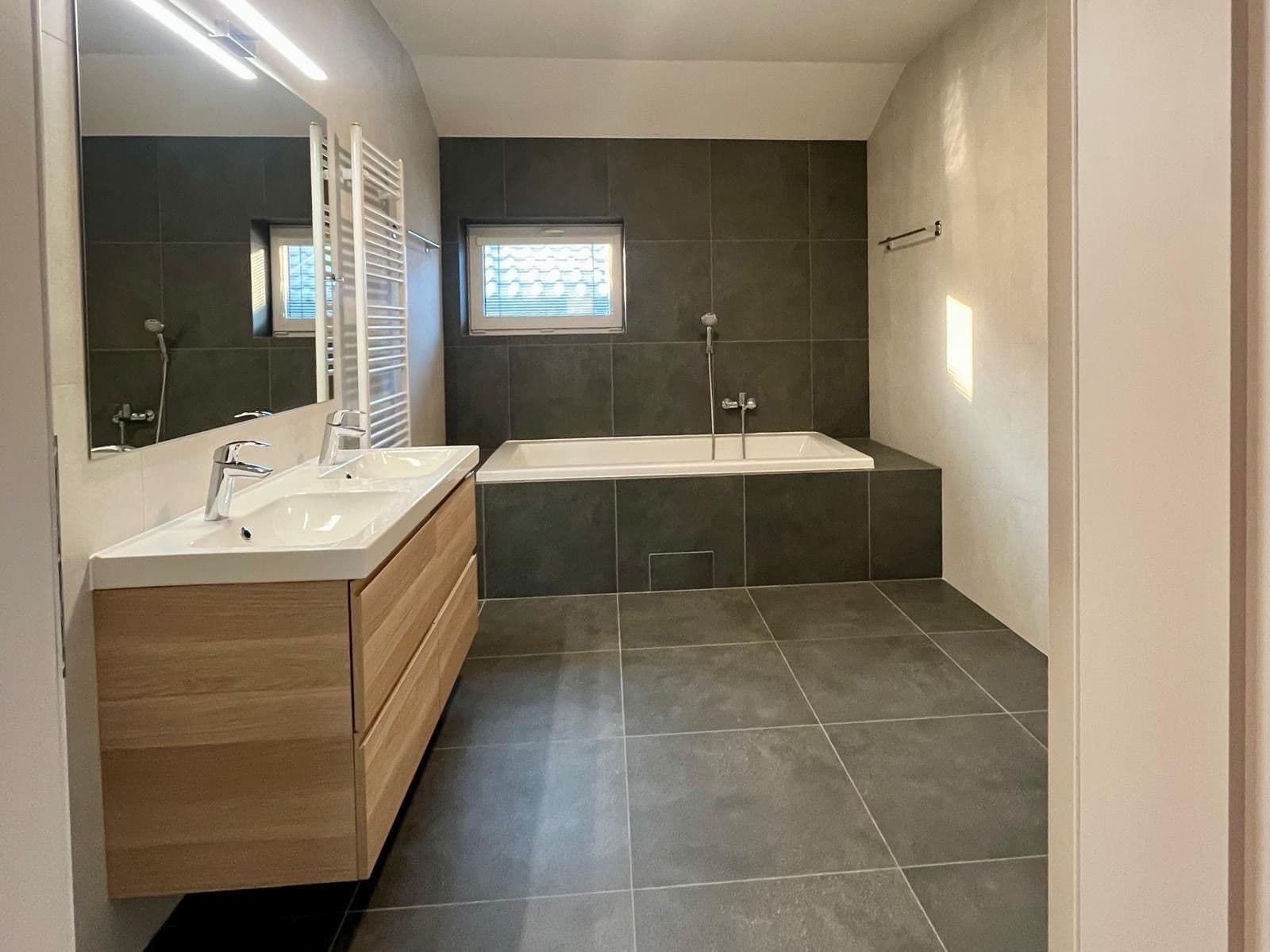 Prenájom bytu 3-izbový 80 m², U nádraží, Mníšek pod Brdy, Středočeský kraj Prenájom bytu 3-izbový 80 m², U nádraží, Mníšek pod Brdy, Středočeský kraj