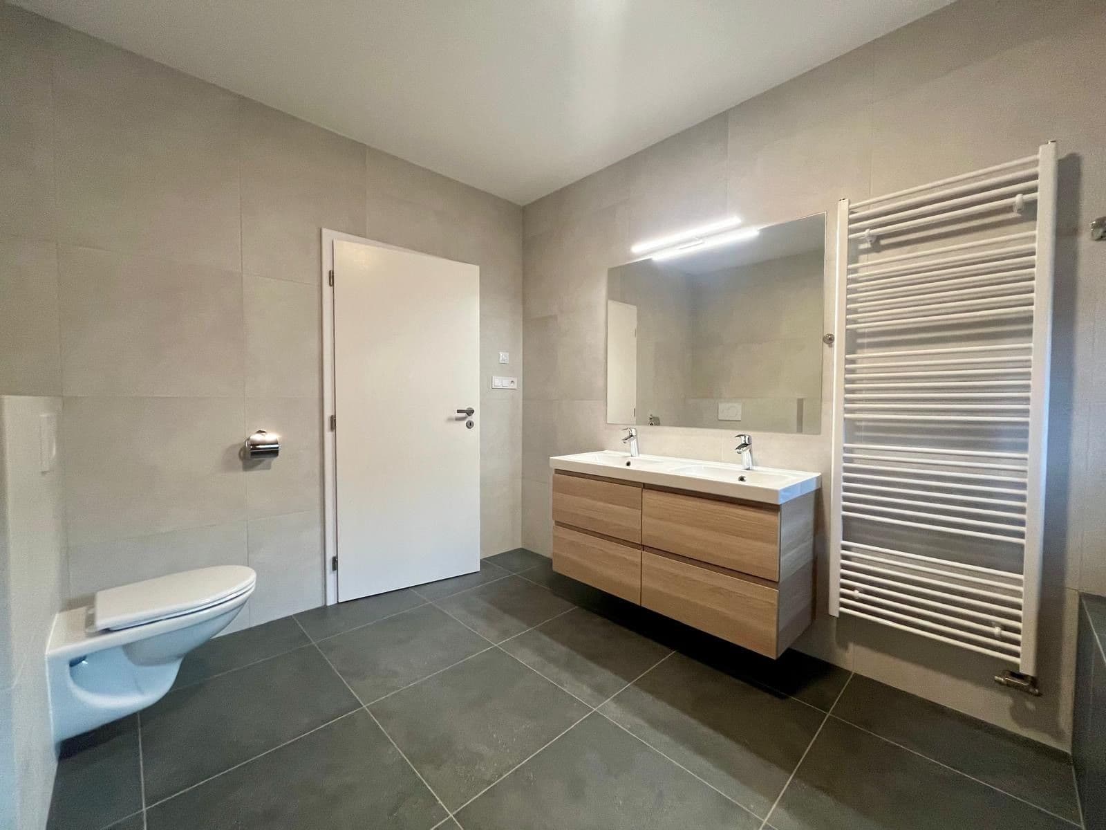 Prenájom bytu 3-izbový 80 m², U nádraží, Mníšek pod Brdy, Středočeský kraj Prenájom bytu 3-izbový 80 m², U nádraží, Mníšek pod Brdy, Středočeský kraj