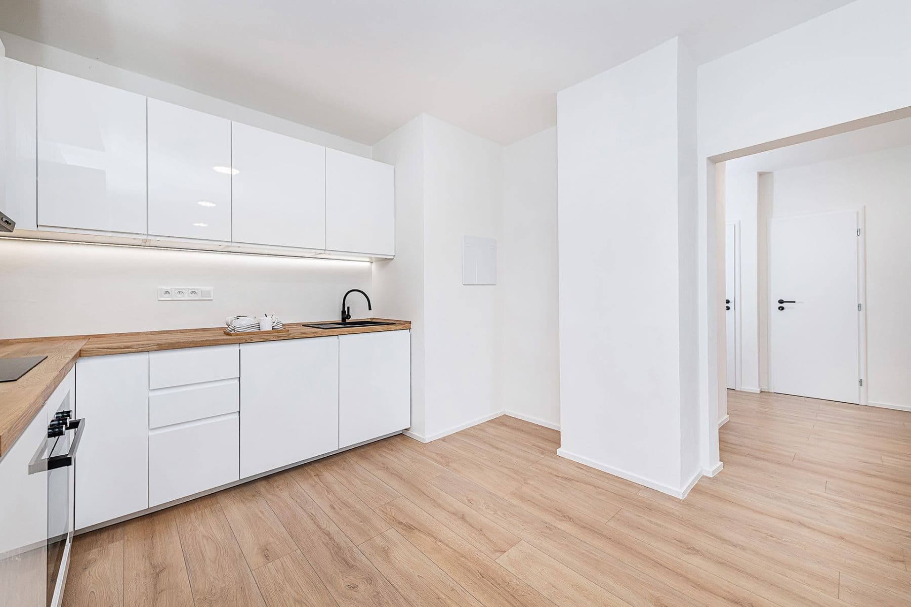 Predaj bytu 3-izbový 72 m², Rilská, Praha, Praha Predaj bytu 3-izbový 72 m², Rilská, Praha, Praha