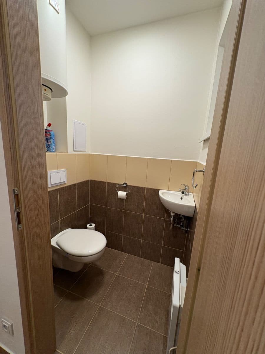 Prenájom bytu 2-izbový 50 m², Na Vlnovce, Ústí nad Labem, Ústecký kraj Prenájom bytu 2-izbový 50 m², Na Vlnovce, Ústí nad Labem, Ústecký kraj